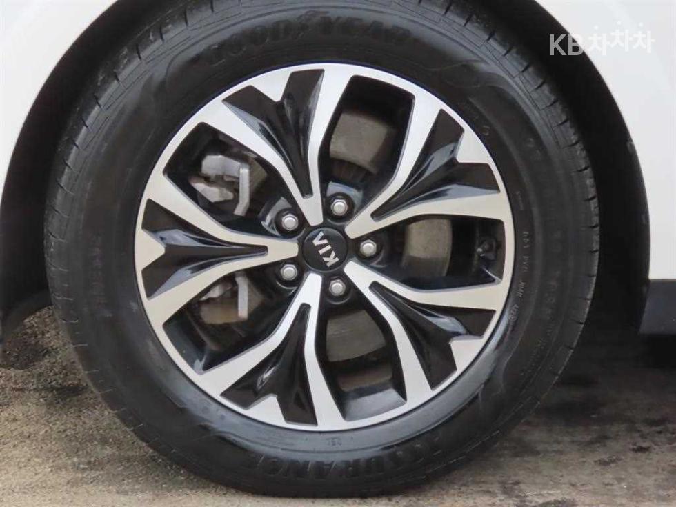 2021 - kia carnival