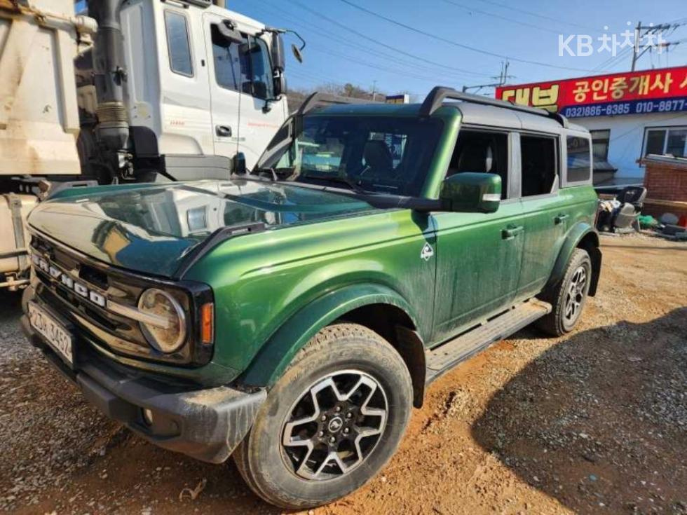 2023 - ford bronco