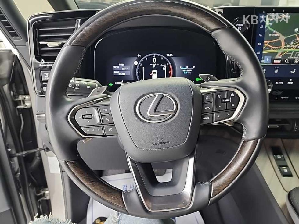 Lexus LM — miniaturë 9