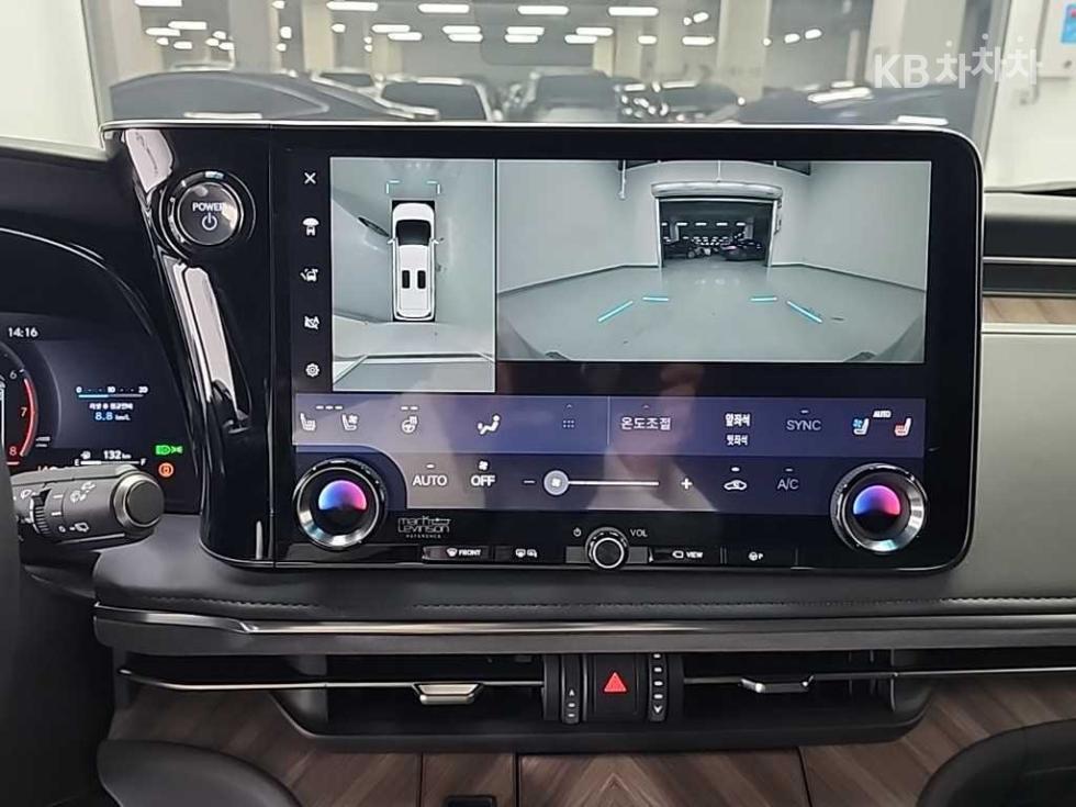 Lexus LM — miniaturë 10
