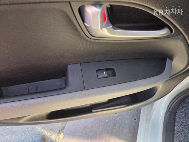 Kia Ray The EV The Essential Light 8