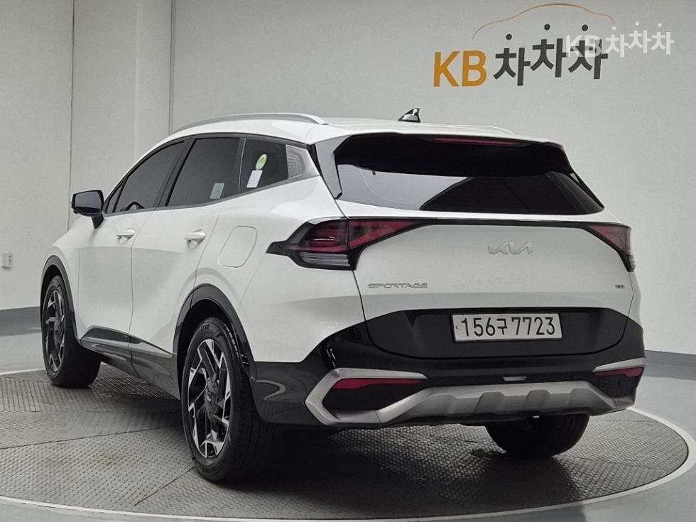 2023 - kia sportage