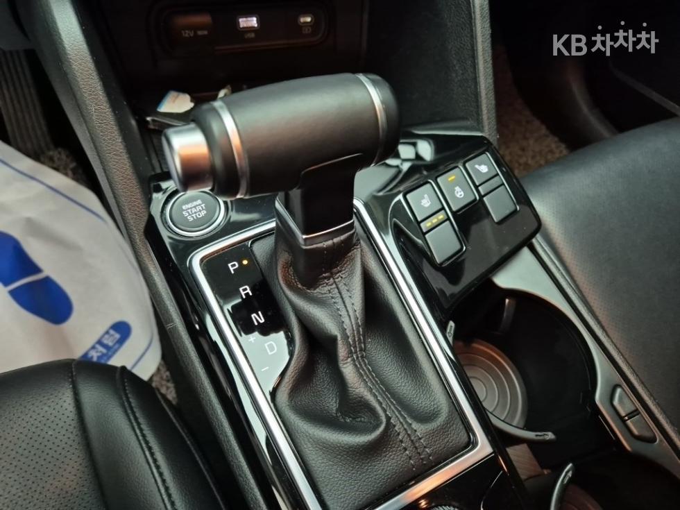 2022 - kia sportage