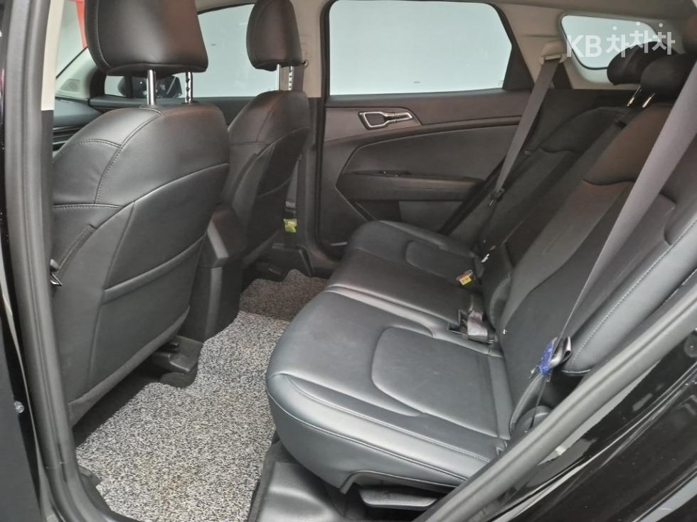 2022 - kia sportage