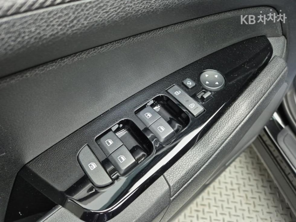 2022 - kia sportage