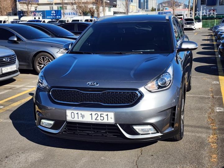 Kia Niro 1.6 PHEV Prestige 2
