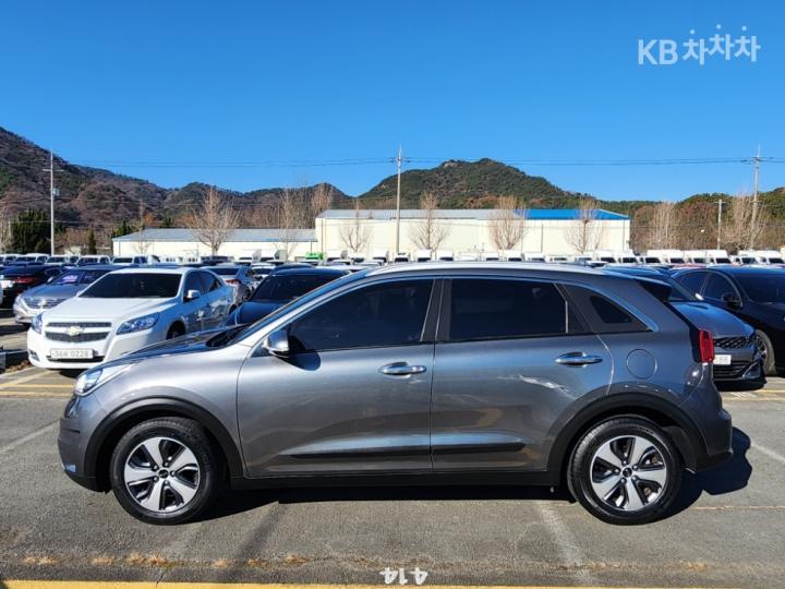 Kia Niro 1.6 PHEV Prestige 4