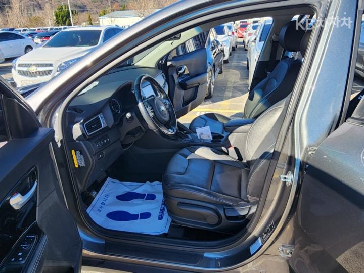 Kia Niro 1.6 PHEV Prestige 9