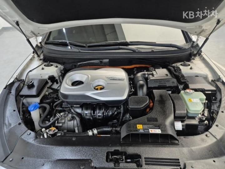 Hyundai Sonata New Rise Hybrid 2.0 HEV Premium 6