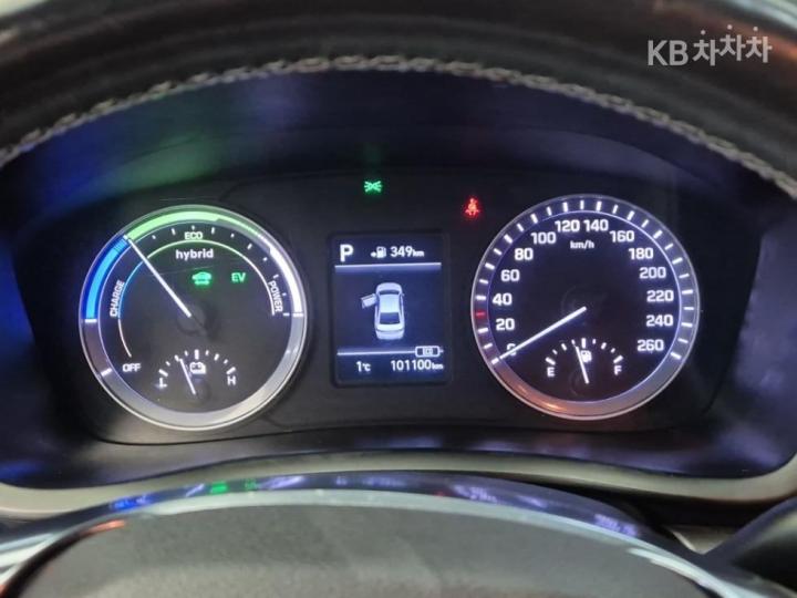 Hyundai Sonata New Rise Hybrid 2.0 HEV Premium 7