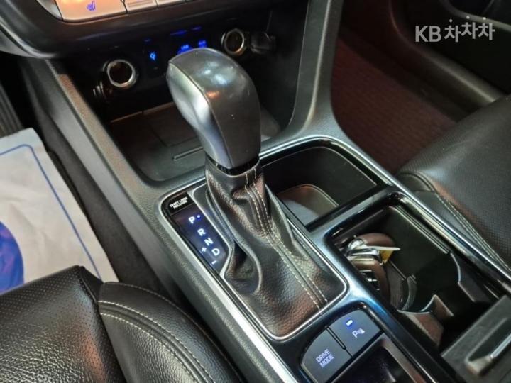 Hyundai Sonata New Rise Hybrid 2.0 HEV Premium 9