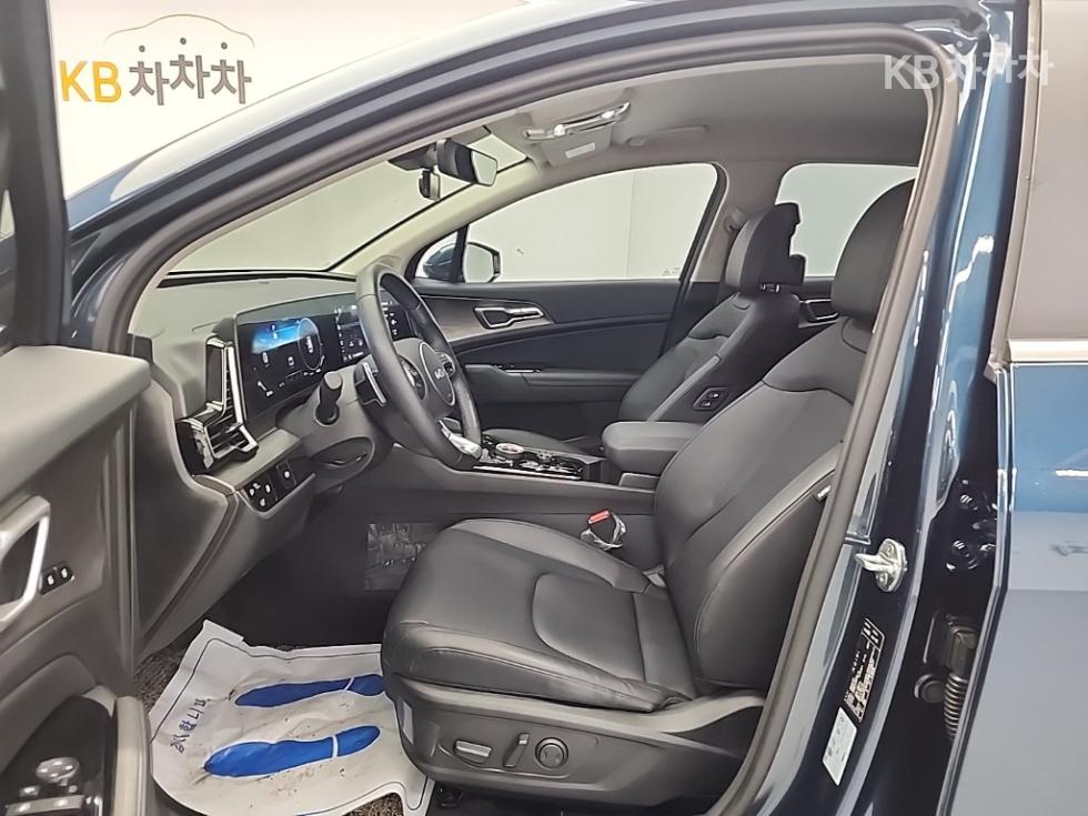 2022 - kia sportage