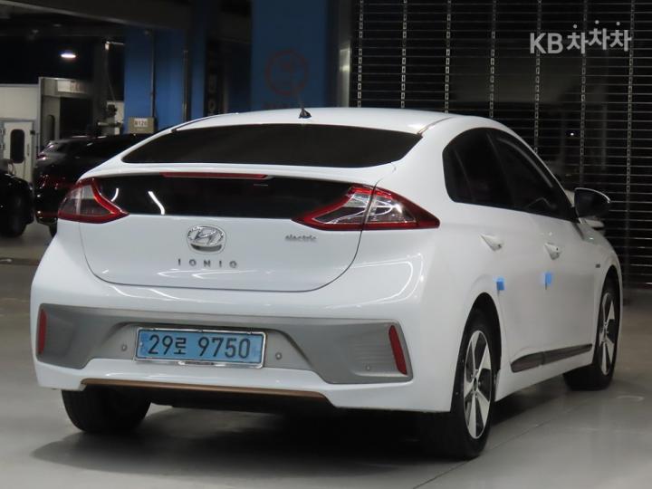 Hyundai IONIQ Electric N 5
