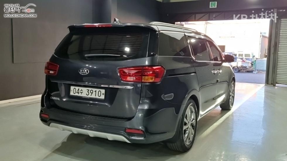 2019 - kia carnival