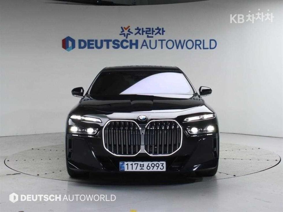 BMW 7er — miniaturë 4