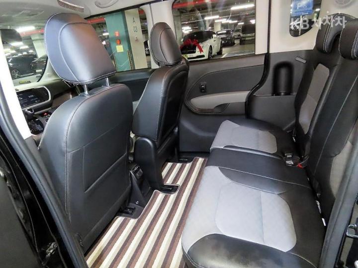 Kia Ray 1.0 Gasoline Signature 8