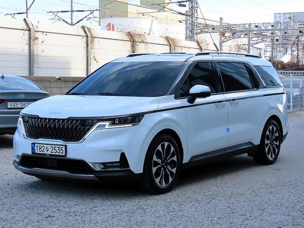 2023 - kia carnival