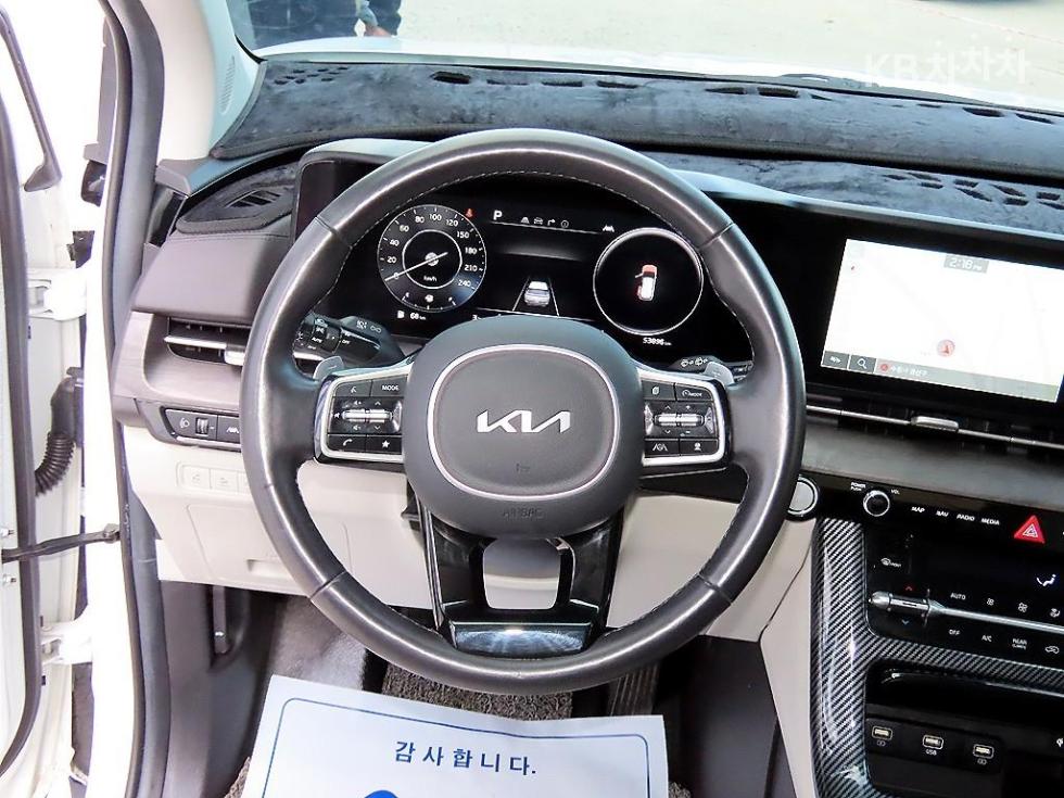 2023 - kia carnival