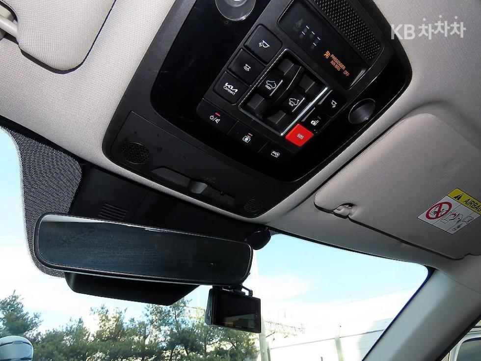 2023 - kia carnival