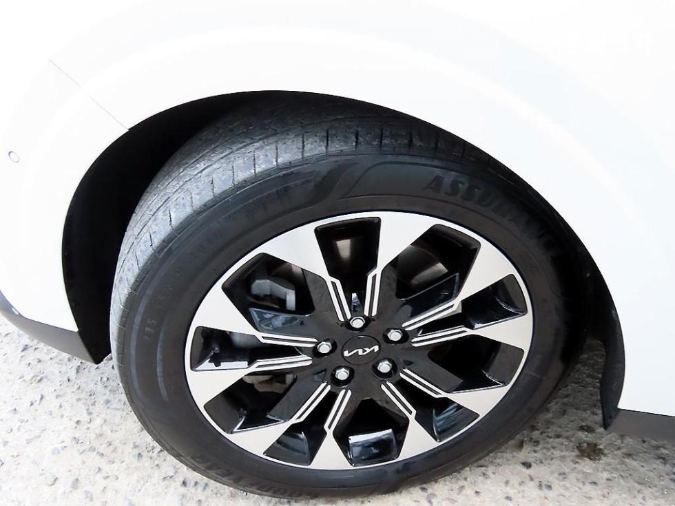 2023 - kia carnival