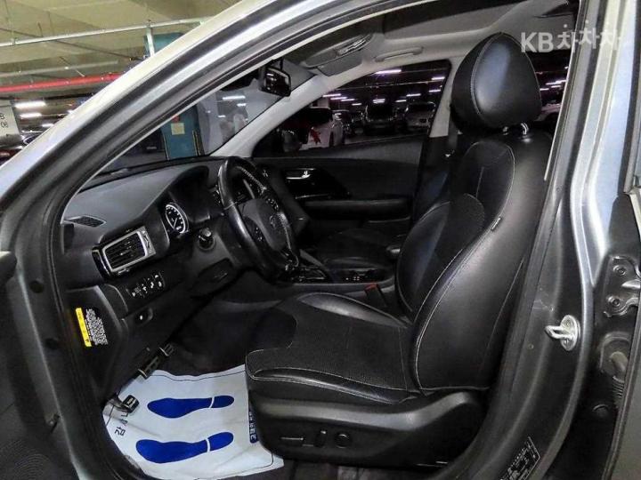 Kia Niro 1.6 Noblesse 7