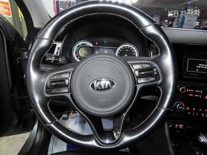 Kia Niro 1.6 Noblesse 9