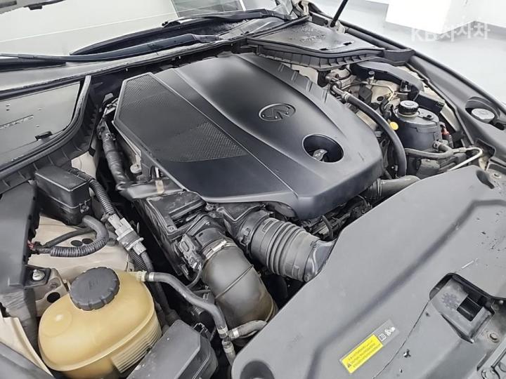 Infiniti Q50 2.2d Premium 6