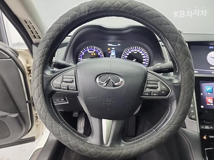 Infiniti Q50 2.2d Premium 10