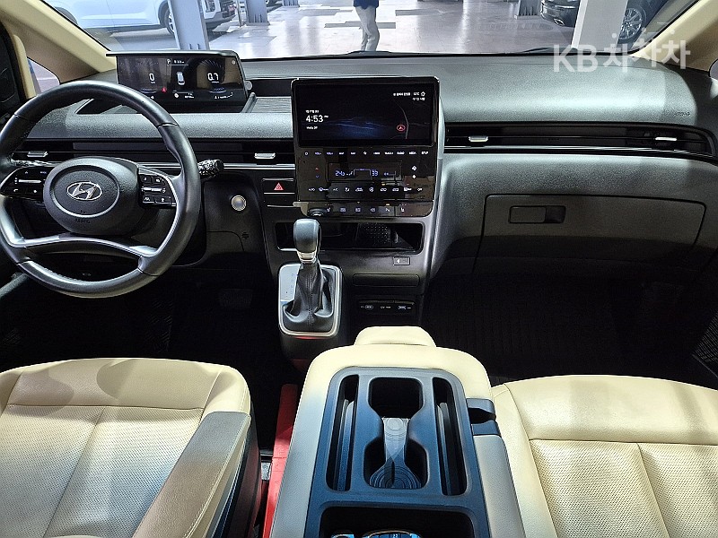 Hyundai Staria — miniaturë 9