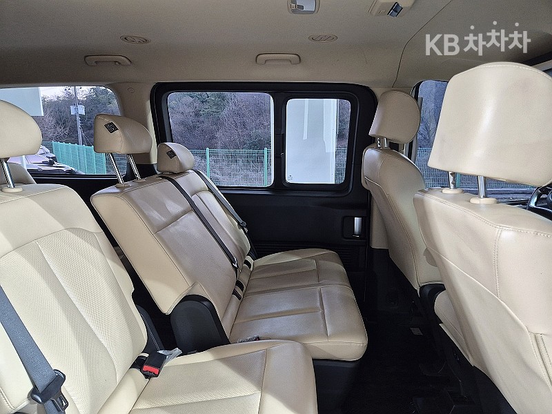 Hyundai Staria — miniaturë 13