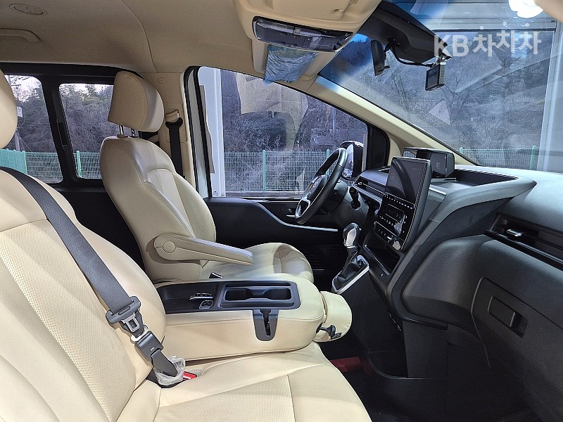 Hyundai Staria — miniaturë 11