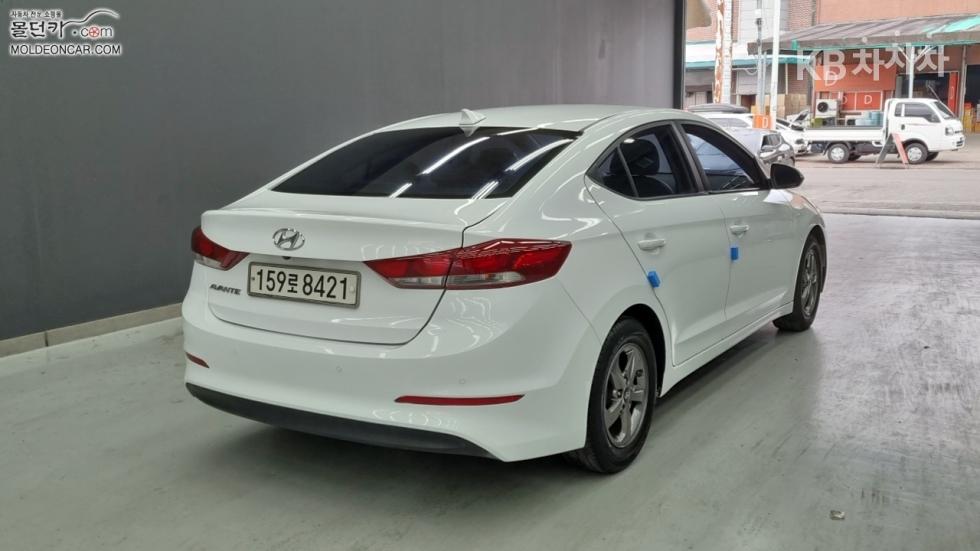 Hyundai Avante — miniaturë 2