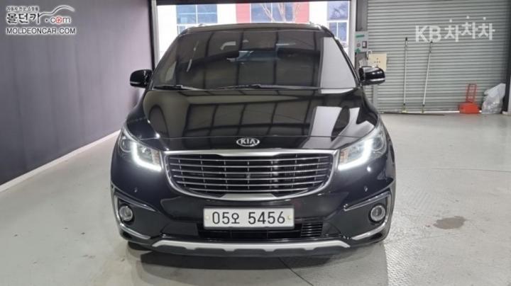 Kia Carnival 2.2 Diesel Noblesse Special 4