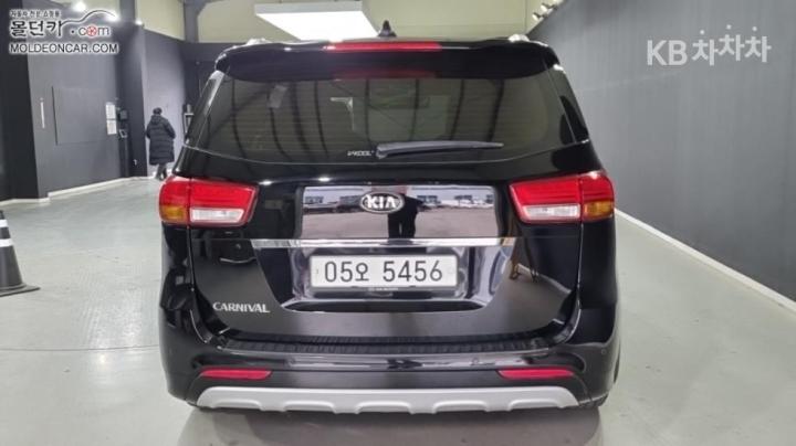Kia Carnival 2.2 Diesel Noblesse Special 5
