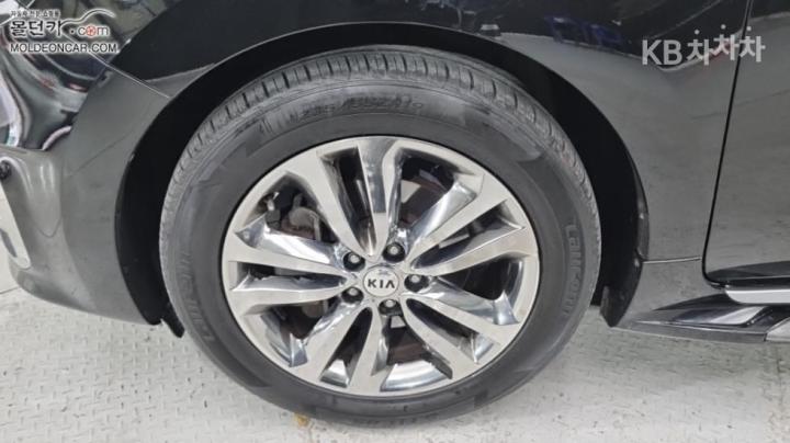 Kia Carnival 2.2 Diesel Noblesse Special 7