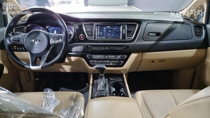 Kia Carnival 2.2 Diesel Noblesse Special 8