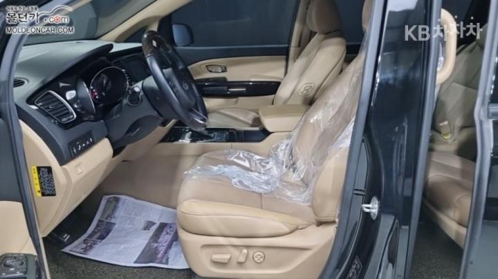 Kia Carnival 2.2 Diesel Noblesse Special 10