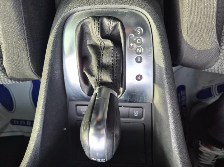 Volkswagen Golf 1.6 TDI BlueMotion MK6 2011-2013 6