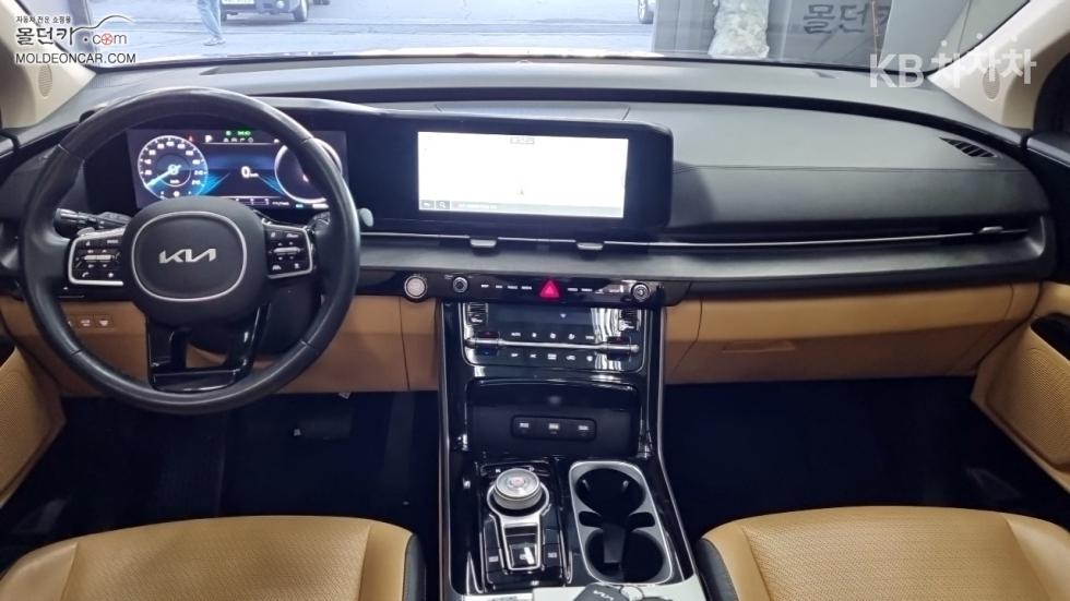 2022 - kia carnival