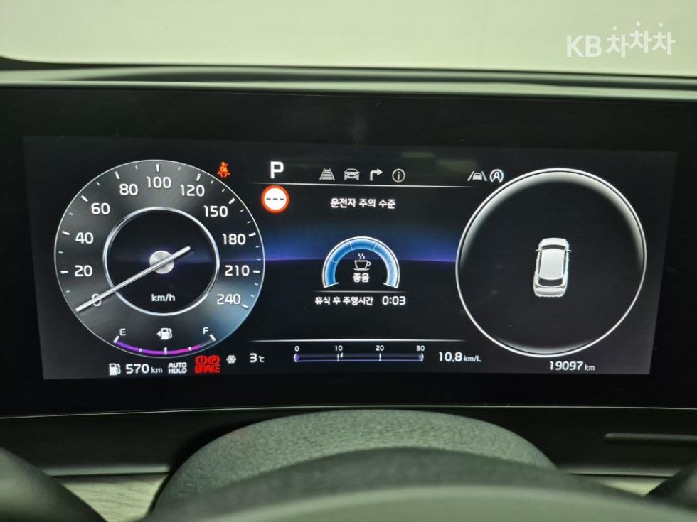 2022 - kia sportage
