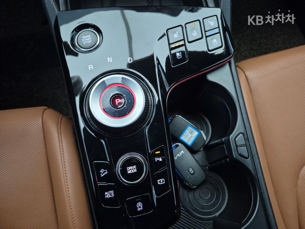 2022 - kia sportage