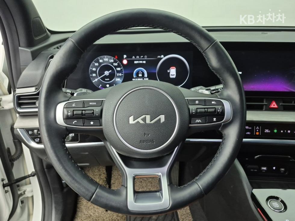 2022 - kia sportage