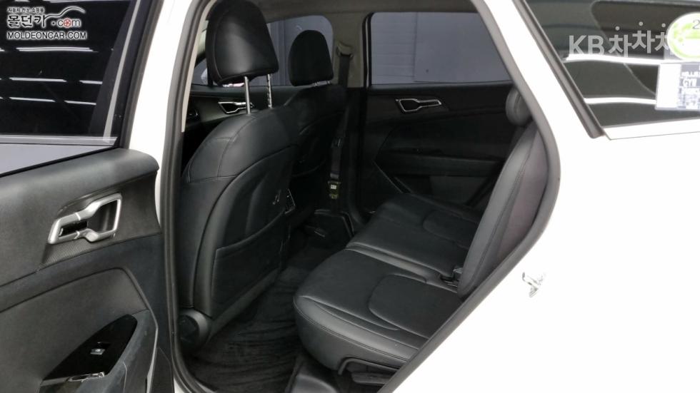 2023 - kia sportage