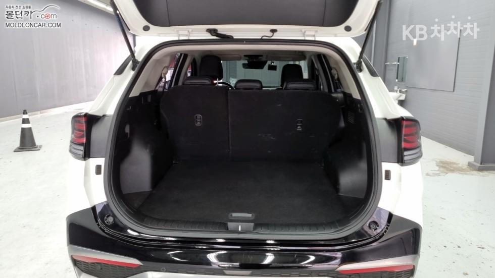 2023 - kia sportage