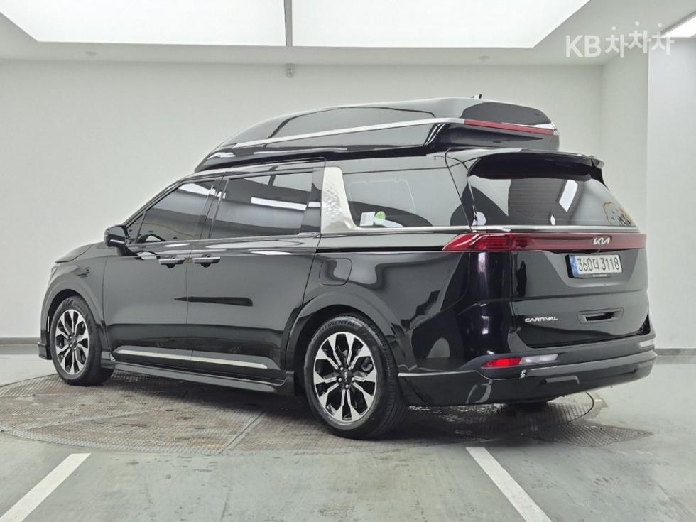 2022 - kia carnival