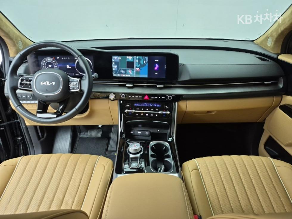 2022 - kia carnival