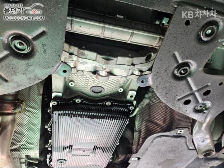 Jaguar XE 2.0 Diesel PORTFOLIO 5