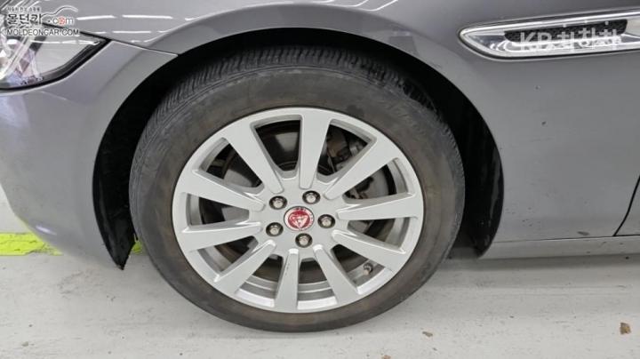 Jaguar XE 2.0 Diesel PORTFOLIO 7