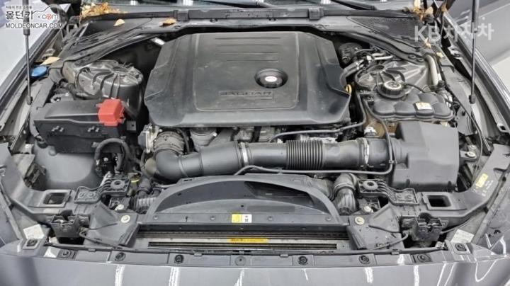 Jaguar XE 2.0 Diesel PORTFOLIO 9