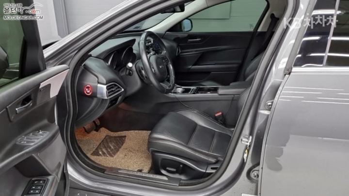 Jaguar XE 2.0 Diesel PORTFOLIO 10